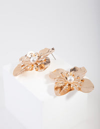 Shiny Gold Dainty Detail Petal Stud Earrings - link has visual effect only